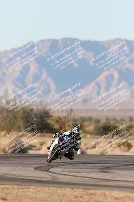 media/Dec-07-2025-CVMA (Sun) [[3e7d2de5dc]]/Race 18-Formula Twins-Formula 40 UL/